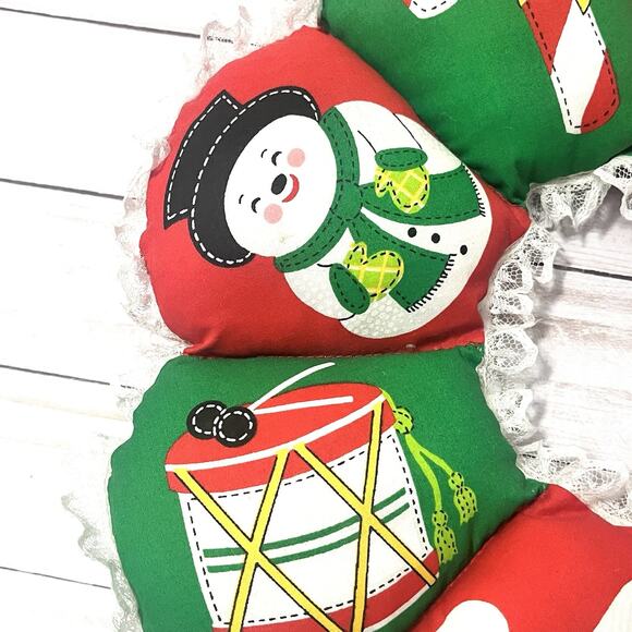 Vintage Stuffed Fabric Pillowed Lace Wreath Christmas Farmhouse Decor Red Green - Picture 5 of 12